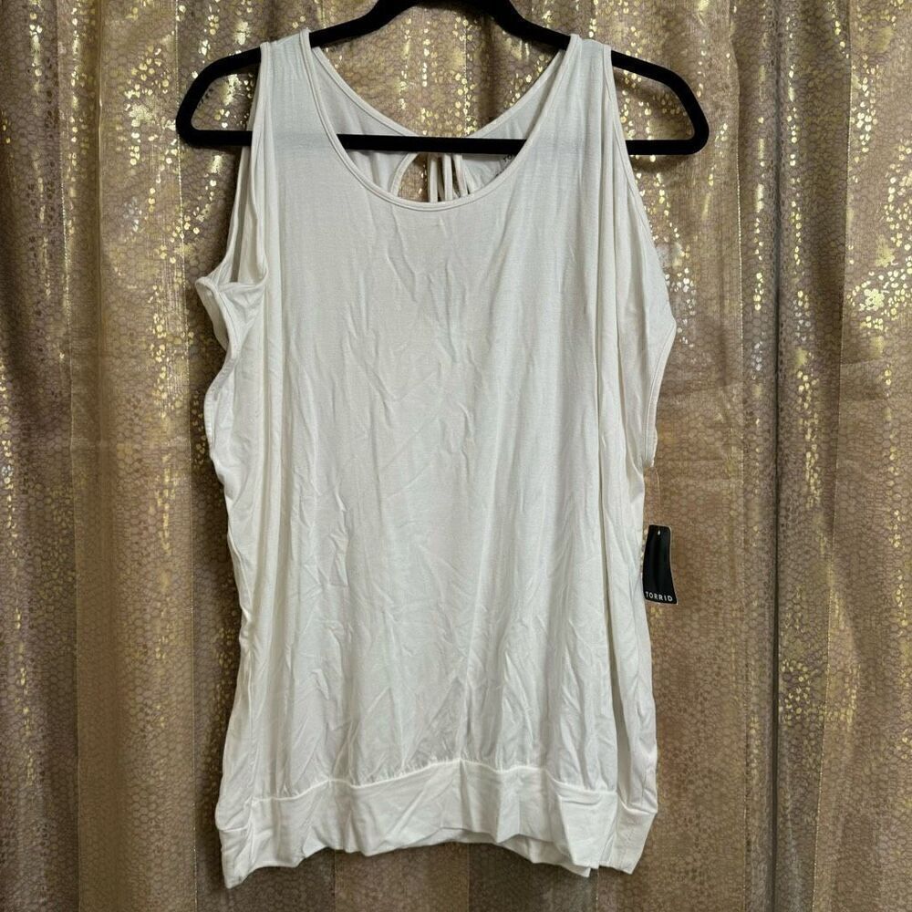 Torrid Ivory Cold Shoulder Super Soft Banded Bottom Tee 0 L 12 NWT